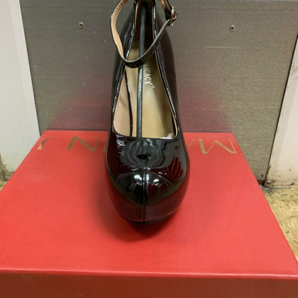 Shoes💜 - Picture 2 of 3